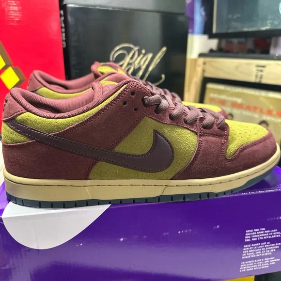 Nike SB Dunk Low Pro Dark Team Red Size 12 - Picture 2 of 6